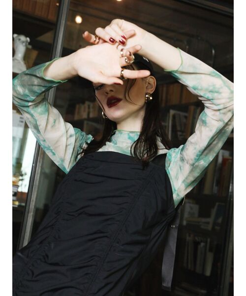 EVRIS(エヴリス)の「シアーハイネックトップス(Tシャツ/カットソー・レディース・ブラック/グリーン・FREE)」の12枚目の写真