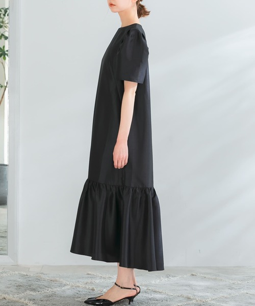 URBAN RESEARCH ROSSO（アーバンリサーチロッソ）の「ペプラムヘムシャンタンドレス（ドレス・レディース・ブラック/ベージュ系その他・FREE）」の20枚目の写真