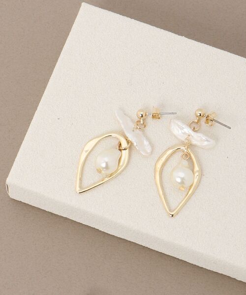 MAJESTIC LEGON(マジェスティックレゴン)の「ニュアンスパールピアス(ピアス(両耳用)・レディース・A/B/C・FREE)」の2枚目の写真