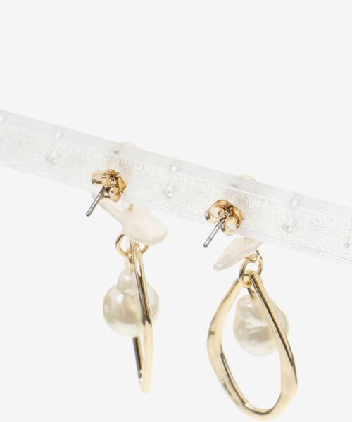 MAJESTIC LEGON(マジェスティックレゴン)の「ニュアンスパールピアス(ピアス(両耳用)・レディース・A/B/C・FREE)」の5枚目の写真