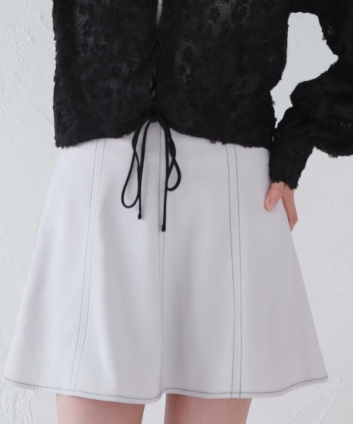 archives（アルシーヴ）の「配色ステッチフレアミニスカート（スカート・レディース・グレー/ブラック/ベージュ・MEDIUM）」の3枚目の写真