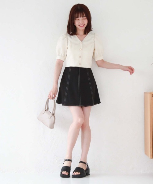 archives（アルシーヴ）の「配色ステッチフレアミニスカート（スカート・レディース・グレー/ブラック/ベージュ・MEDIUM）」の17枚目の写真