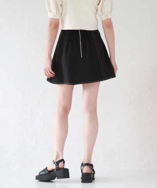 archives（アルシーヴ）の「配色ステッチフレアミニスカート（スカート・レディース・グレー/ブラック/ベージュ・MEDIUM）」の16枚目の写真