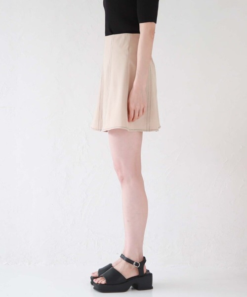 archives（アルシーヴ）の「配色ステッチフレアミニスカート（スカート・レディース・グレー/ブラック/ベージュ・MEDIUM）」の20枚目の写真