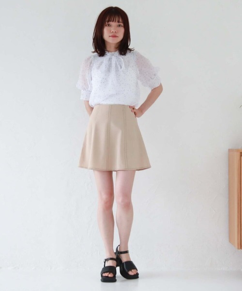 archives（アルシーヴ）の「配色ステッチフレアミニスカート（スカート・レディース・グレー/ブラック/ベージュ・MEDIUM）」の7枚目の写真