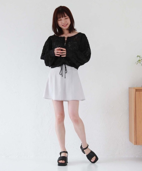 archives（アルシーヴ）の「配色ステッチフレアミニスカート（スカート・レディース・グレー/ブラック/ベージュ・MEDIUM）」の13枚目の写真