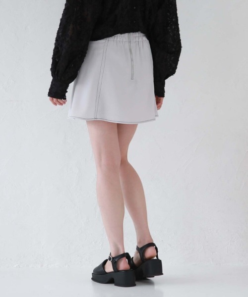 archives（アルシーヴ）の「配色ステッチフレアミニスカート（スカート・レディース・グレー/ブラック/ベージュ・MEDIUM）」の11枚目の写真