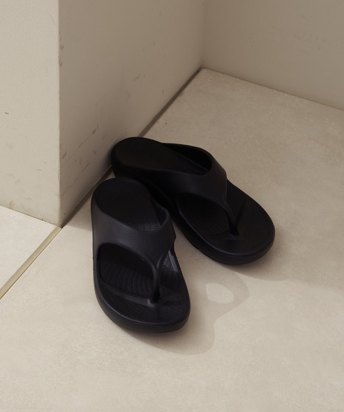 COLONY 2139（コロニートゥーワンスリーナイン）の「コンフォートトングサンダル（サンダル・レディース・ブラック/ベージュ/ブラウン・LARGE/MEDIUM）」の9枚目の写真