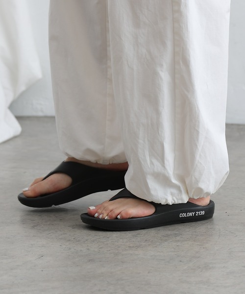 COLONY 2139（コロニートゥーワンスリーナイン）の「コンフォートトングサンダル（サンダル・レディース・ブラック/ベージュ/ブラウン・LARGE/MEDIUM）」の13枚目の写真