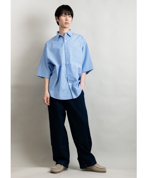 En serio TOKYO(エンソリオトーキョー)の「コットンブロード オーバーシルエット レギュラーカラー 半袖シャツ(シャツ/ブラウス・メンズ・グレイッシュブルー/ネイビー×ホワイト/ホワイト×ブラック/ホワイト/ブラック/ホワイト×ブルー・M/L)」の10枚目の写真