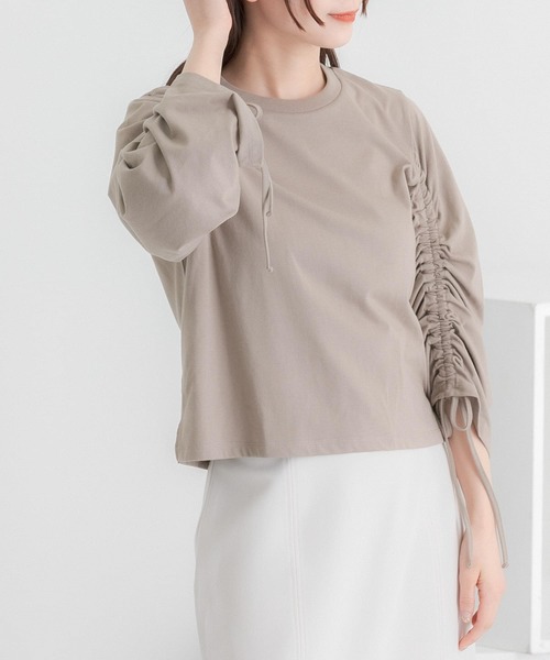 HEYUMM（ヘユム）の「ギャザースリーブクロップドTシャツ（Tシャツ/カットソー・レディース・モカ/ブラック/オフホワイト・ONE）」の3枚目の写真