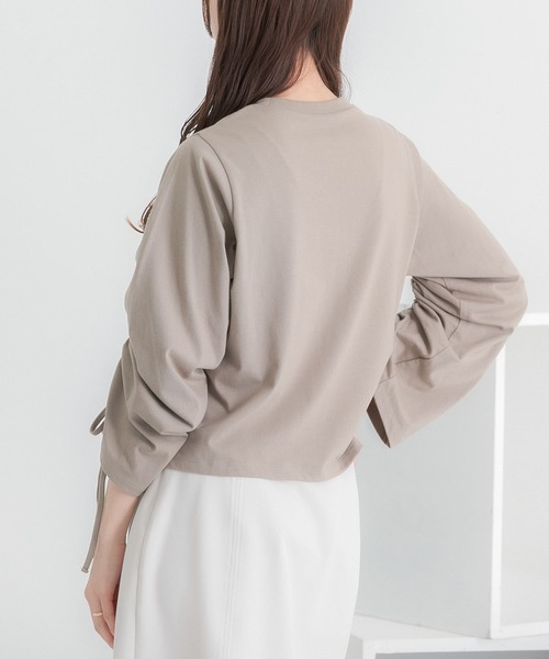 HEYUMM（ヘユム）の「ギャザースリーブクロップドTシャツ（Tシャツ/カットソー・レディース・モカ/ブラック/オフホワイト・ONE）」の20枚目の写真