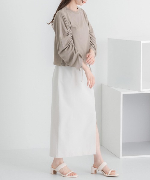 HEYUMM（ヘユム）の「ギャザースリーブクロップドTシャツ（Tシャツ/カットソー・レディース・モカ/ブラック/オフホワイト・ONE）」の18枚目の写真