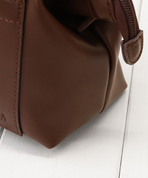 AVOCA(アヴォカ)の「AVOCA 合皮ミニショルダー / アヴォカ ゴウヒミニショルダー(ショルダーバッグ・レディース・ブラウン/ホワイト/ブラック・ONE SIZE)」の13枚目の写真