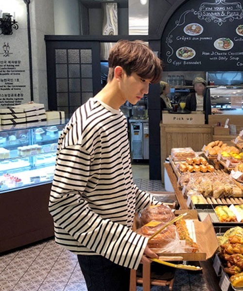 ASCLO(エジュクロ)の「ASCLO Overfit Stripe T Shirt(Tシャツ/カットソー・メンズ・ブラック/アイボリー・FREE)」の2枚目の写真