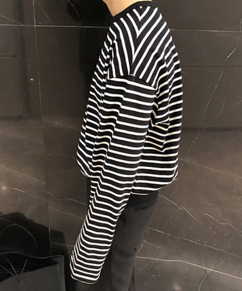 ASCLO(エジュクロ)の「ASCLO Overfit Stripe T Shirt(Tシャツ/カットソー・メンズ・ブラック/アイボリー・FREE)」の5枚目の写真