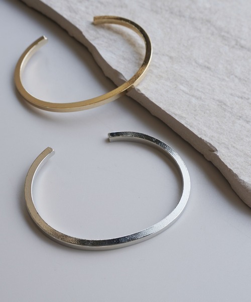 ammy.(エイミードット)の「【 ammy. / エイミードット 】 ライン デザイン バングル(バングル/リストバンド・レディース・ゴールド/ゴールド系その他/シルバー系その他/シルバー系その他3/ゴールド系その他3/ゴールド系その他2/シルバー/シルバー系その他2/ゴールド系その他4/シルバー系その他4・FREE)」の2枚目の写真