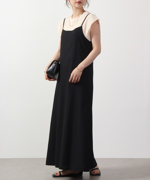 &soiree(アンドソワレ)の「&soiree スリットキャミワンピース(ワンピース・レディース・ブラック/カーキ・F)」の2枚目の写真