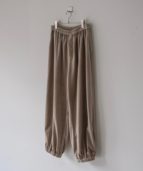 Utusiyo(ウツシヨ)の「velour balloon pants 庇陰(その他パンツ・メンズ・ベージュ/ブラック・FREE)」の13枚目の写真