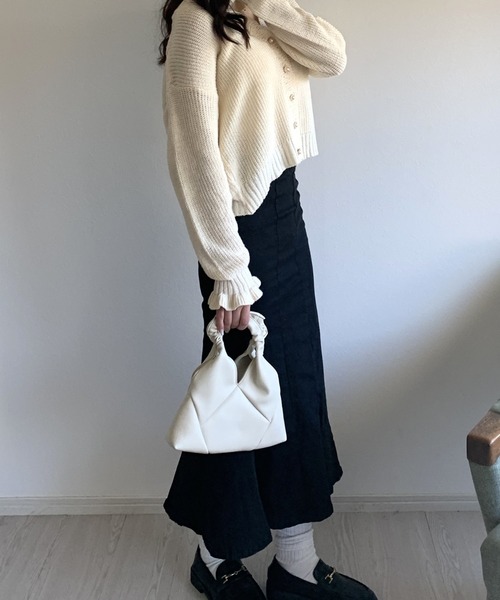 Silly（シリー）の「【韓国コーデに！】デニムマーメイドスカート（デニムスカート・レディース・ブルー/ブラック・SMALL/MEDIUM/LARGE）」の17枚目の写真