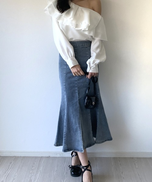 Silly（シリー）の「【韓国コーデに！】デニムマーメイドスカート（デニムスカート・レディース・ブルー/ブラック・SMALL/MEDIUM/LARGE）」の4枚目の写真
