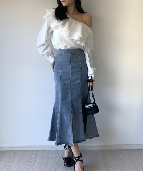 Silly（シリー）の「【韓国コーデに！】デニムマーメイドスカート（デニムスカート・レディース・ブルー/ブラック・SMALL/MEDIUM/LARGE）」の5枚目の写真