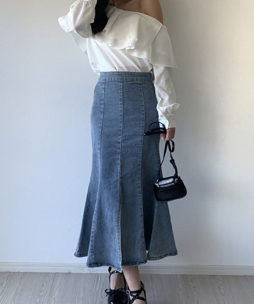 Silly（シリー）の「【韓国コーデに！】デニムマーメイドスカート（デニムスカート・レディース・ブルー/ブラック・SMALL/MEDIUM/LARGE）」の6枚目の写真