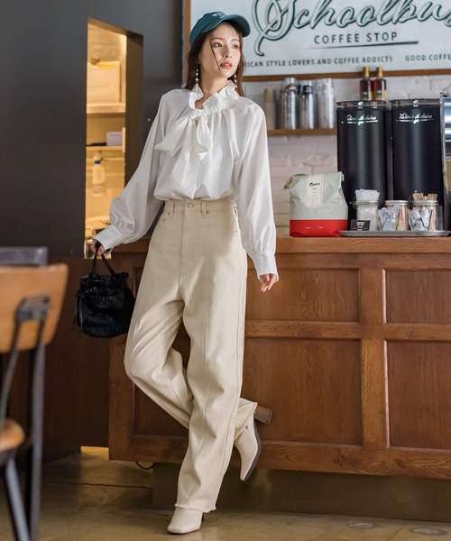 VICKY(ビッキー)の「【最旬トレンド!デニムアイテム】センター切替ストレートハイウエストデニムパンツ《洗濯機で洗える》(デニムパンツ・レディース・ホワイト系その他/ダークネイビー/ブラック系その他・S/M)」の9枚目の写真