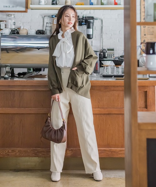 VICKY(ビッキー)の「【最旬トレンド!デニムアイテム】センター切替ストレートハイウエストデニムパンツ《洗濯機で洗える》(デニムパンツ・レディース・ホワイト系その他/ダークネイビー/ブラック系その他・S/M)」の11枚目の写真