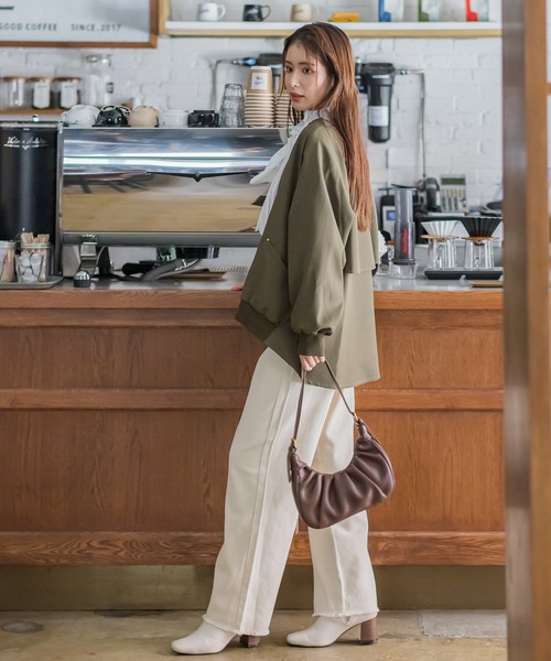 VICKY(ビッキー)の「【最旬トレンド!デニムアイテム】センター切替ストレートハイウエストデニムパンツ《洗濯機で洗える》(デニムパンツ・レディース・ホワイト系その他/ダークネイビー/ブラック系その他・S/M)」の12枚目の写真