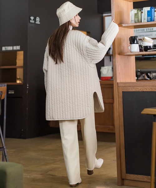 VICKY(ビッキー)の「【最旬トレンド!デニムアイテム】センター切替ストレートハイウエストデニムパンツ《洗濯機で洗える》(デニムパンツ・レディース・ホワイト系その他/ダークネイビー/ブラック系その他・S/M)」の16枚目の写真