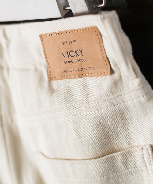 VICKY(ビッキー)の「【最旬トレンド!デニムアイテム】センター切替ストレートハイウエストデニムパンツ《洗濯機で洗える》(デニムパンツ・レディース・ホワイト系その他/ダークネイビー/ブラック系その他・S/M)」の8枚目の写真