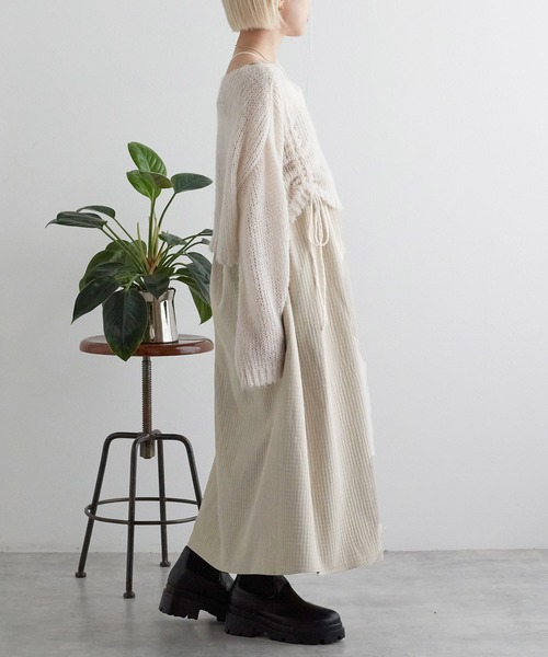 w closet(ダブルクローゼット)の「バックリボンギャザーキャミワンピース(ワンピース・レディース・ブラック/ブラウン/ベージュ・FREE)」の11枚目の写真