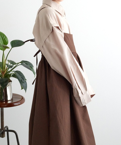 w closet(ダブルクローゼット)の「バックリボンギャザーキャミワンピース(ワンピース・レディース・ブラック/ブラウン/ベージュ・FREE)」の15枚目の写真
