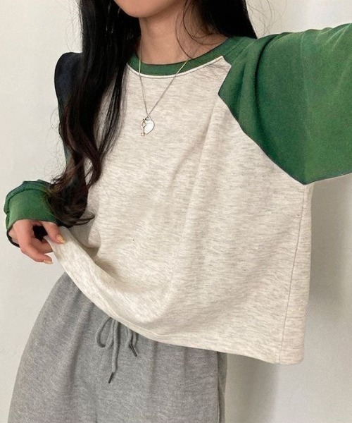 SHEENA(シーナ)の「配色ラグランクロップド丈シンプルロンT(Tシャツ/カットソー・レディース・グリーン/ブラック/モカ・M)」の13枚目の写真