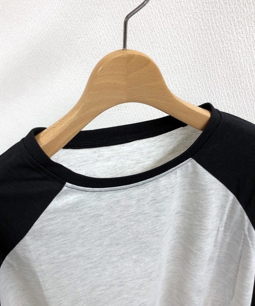 SHEENA(シーナ)の「配色ラグランクロップド丈シンプルロンT(Tシャツ/カットソー・レディース・グリーン/ブラック/モカ・M)」の15枚目の写真