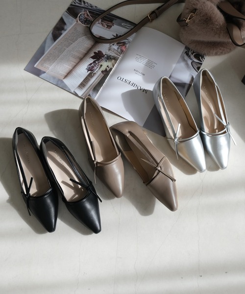 AmiAmi（アミアミ）の「サイドリボンローヒールパンプス/ポインテッドトゥ3センチヒール（パンプス・レディース・シルバー/ブラック/グレイッシュベージュ・L/LL/M/S）」の3枚目の写真