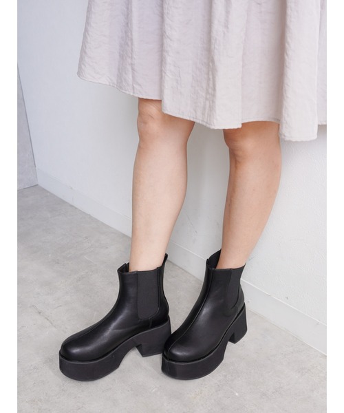 Fabby fabby（ファビィーファビィー）の「厚底サイドゴアブーツ（ブーツ・レディース・ブラック/ブラウン・MEDIUM/LARGE/SMALL）」の5枚目の写真