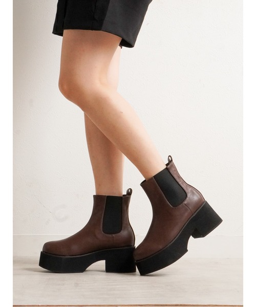 Fabby fabby（ファビィーファビィー）の「厚底サイドゴアブーツ（ブーツ・レディース・ブラック/ブラウン・MEDIUM/LARGE/SMALL）」の12枚目の写真