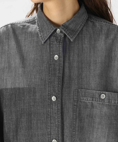 niko and...(ニコアンド)の「袖ボリュームデニムシャツ(シャツ/ブラウス・レディース・ブルー/チャコール/ライトブルー・FREE)」の11枚目の写真