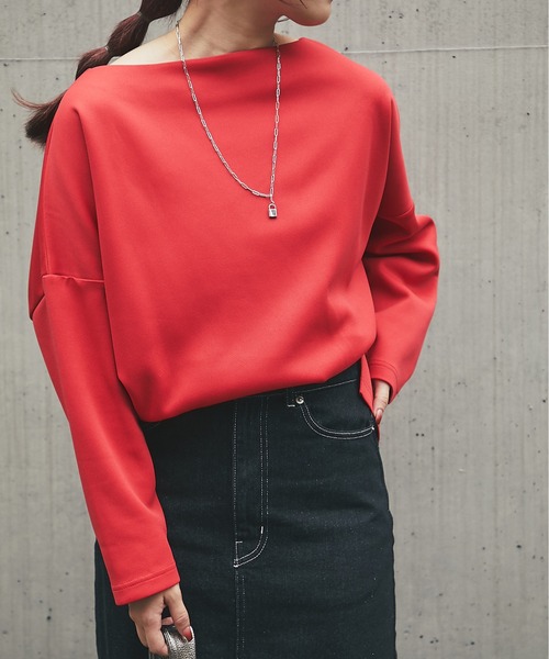 un dix cors(アンディコール)の「ルーズシルエットネックカットソー(Tシャツ/カットソー・レディース・レッド/ブラック/アイボリー・FREE)」の1枚目の写真