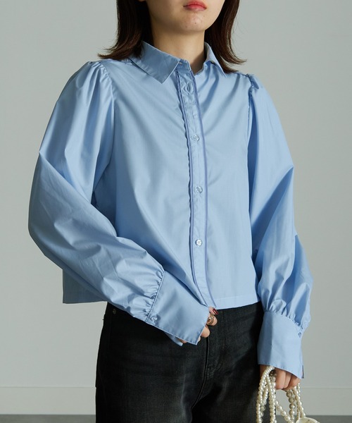 RANAN(ラナン)の「パイピングショート丈シャツ(シャツ/ブラウス・レディース・ブルー/オフホワイト・LL/M/L)」の2枚目の写真