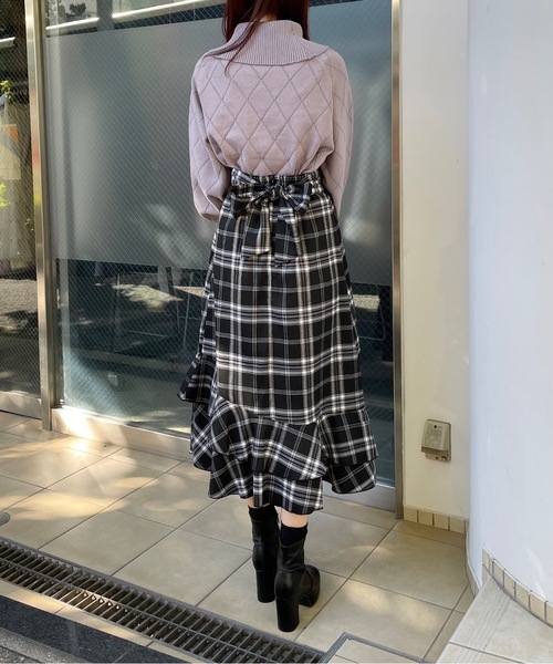 TORTE(トルテ)の「ダイヤ柄ビジューオフタートルニット(ニット/セーター・レディース・パープル/ホワイト/ブラック/ピンク・FREE)」の7枚目の写真