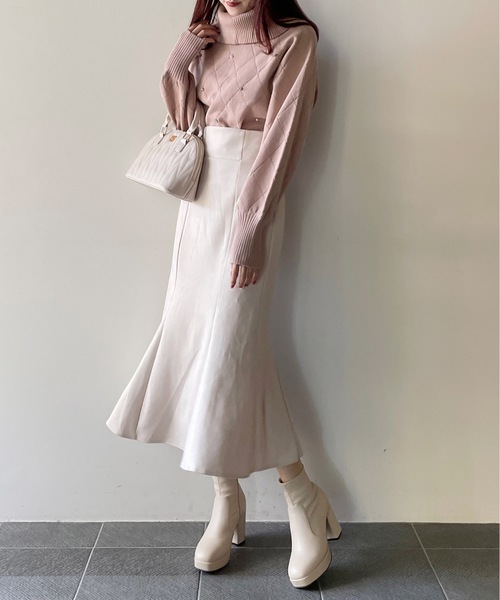 TORTE(トルテ)の「ダイヤ柄ビジューオフタートルニット(ニット/セーター・レディース・パープル/ホワイト/ブラック/ピンク・FREE)」の18枚目の写真