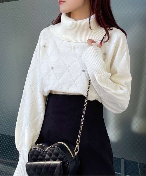 TORTE(トルテ)の「ダイヤ柄ビジューオフタートルニット(ニット/セーター・レディース・パープル/ホワイト/ブラック/ピンク・FREE)」の21枚目の写真