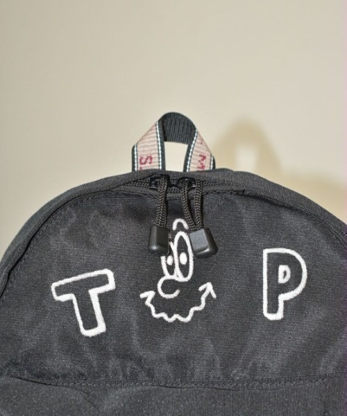 THEATRE PRODUCTS(シアタープロダクツ)の「限定展開【THEATRE PRODUCTS×MAWコラボ】HUDSONバックパック(バックパック/リュック・レディース・ブラック・FREE)」の4枚目の写真