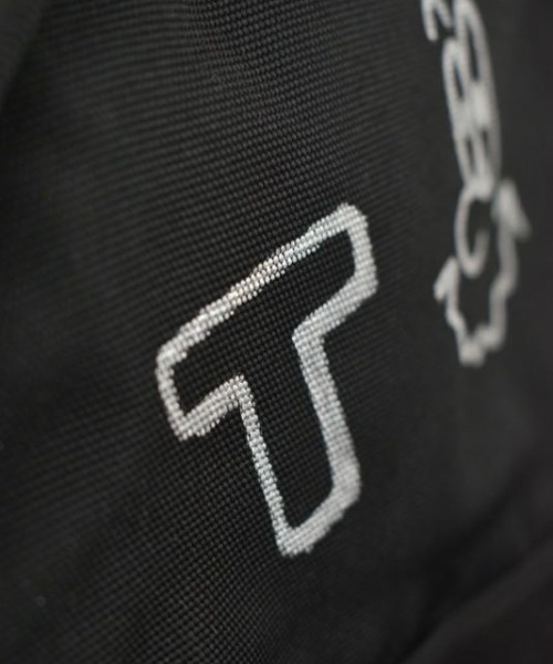 THEATRE PRODUCTS(シアタープロダクツ)の「限定展開【THEATRE PRODUCTS×MAWコラボ】HUDSONバックパック(バックパック/リュック・レディース・ブラック・FREE)」の3枚目の写真