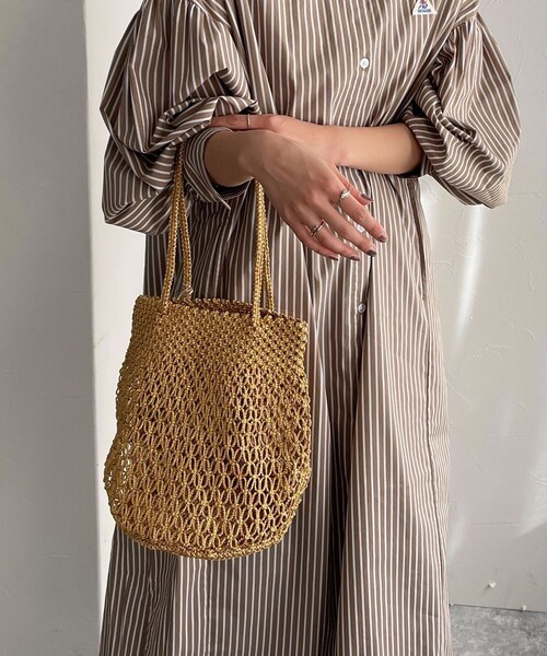 The Bagmati（ザバグマティ）の「【BAGMATI/バグマティ】ラメ混コードラウンドバッグ（ショルダーバッグ・レディース・ブラック/ゴールド・FREE）」の5枚目の写真