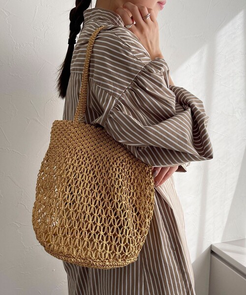 The Bagmati（ザバグマティ）の「【BAGMATI/バグマティ】ラメ混コードラウンドバッグ（ショルダーバッグ・レディース・ブラック/ゴールド・FREE）」の17枚目の写真