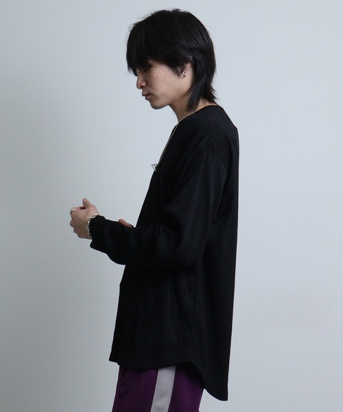 REGIEVO(レジエボ)の「REGIEVO 裾ラウンドロンTネックレス付き(Tシャツ/カットソー・メンズ・ホワイト/ブラック・L/M)」の9枚目の写真